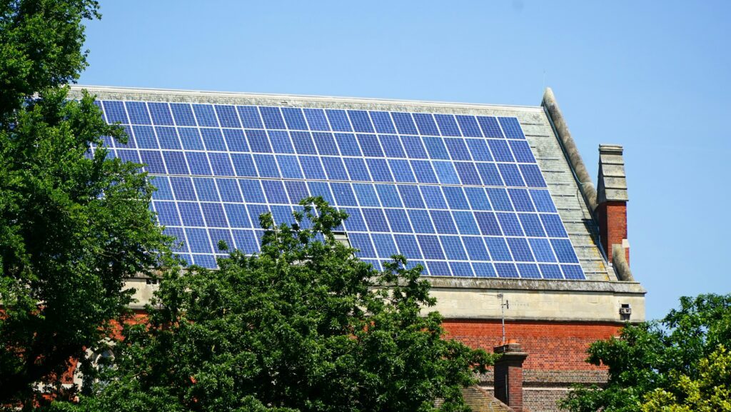 THINGS TO CONSIDER BEFORE PURCHASING A SOLAR PANEL